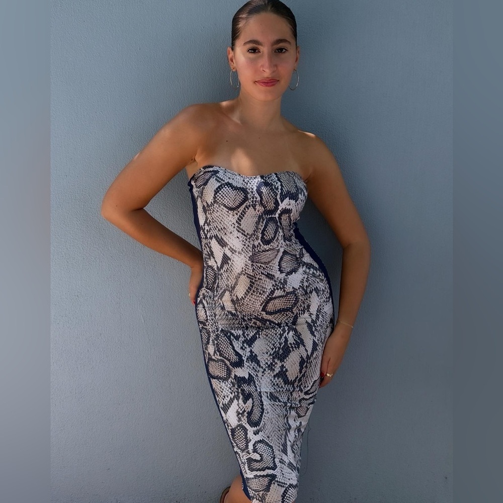 π₯Brand New π Gorgeous Snake Feels Dress π - Picture 4 of 15